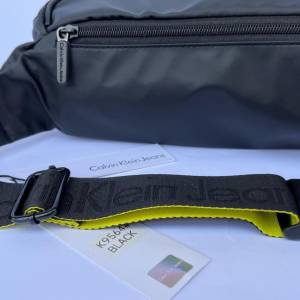 Calvin Klein bubreg torbica