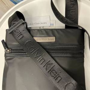 Calvin Klein muska torbica