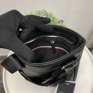 Tommy Hilfiger muška torbica