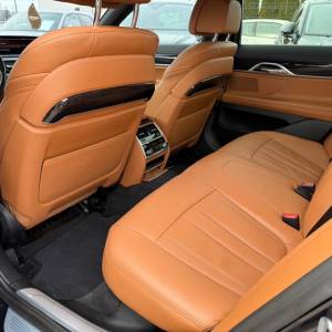 BMW 740 D M PAKET xDrive Automatik 320 ks / SIBER ZRACNI OVJES