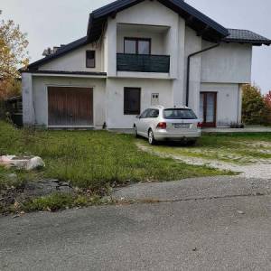 Kuća modernog stila Cazinsko Dedinje