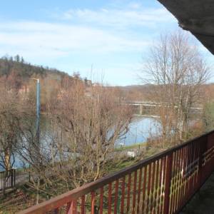 Kuća pored rijeke Une Bos. Krupa