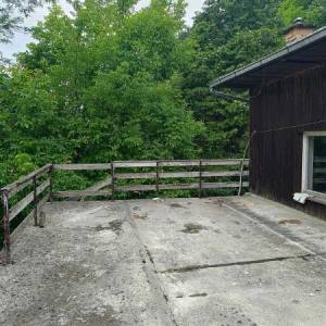 Kuća u prirodnom ambijentu u blizini rijeke Une