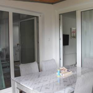 Objekat sa dva zasebna stanovanja kod bolnice