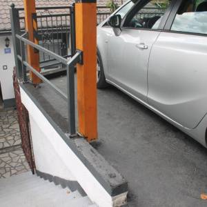 Objekat sa dva zasebna stanovanja kod bolnice