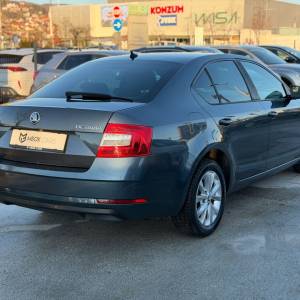 Škoda Octavia 2.0 TDI DSG 150 ks / ALU NAVI PARK SENZ