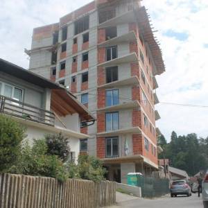 Trosoban stan Centar Grada Cazin 64 m2