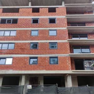 Trosoban stan Centar Grada Cazin 64 m2