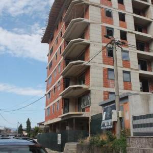 Trosoban stan Centar Grada Cazin 64 m2