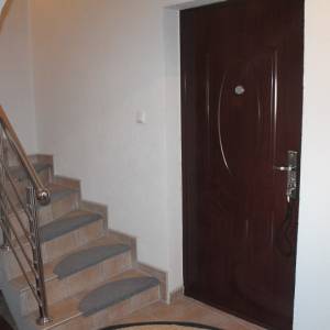 Useljiv stan sa 3 spavaće sobe