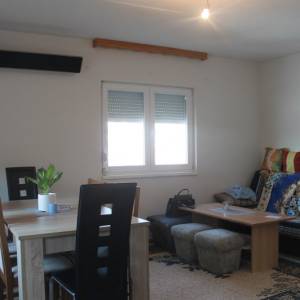 Useljiv stan sa 3 spavaće sobe