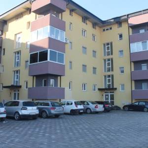 Useljiv stan sa 3 spavaće sobe