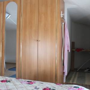 Useljiv stan sa 3 spavaće sobe