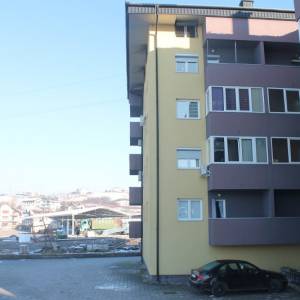 Useljiv stan sa 3 spavaće sobe