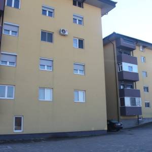 Useljiv stan sa 3 spavaće sobe