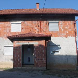 Useljiva i namještena kuća B.Krupa