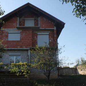 Useljiva i namještena kuća B.Krupa