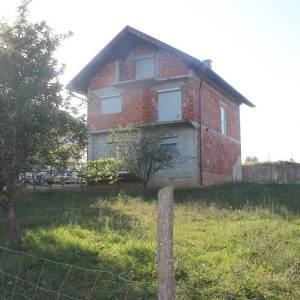 Useljiva i namještena kuća B.Krupa