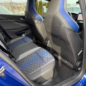 Volkswagen Golf R 8.5 2.0 TSI DSG 4MOTION 333 ks / 360 KAM SIBER