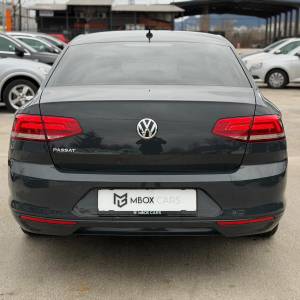 Volkswagen Passat B8 2.0 TDI DSG 150 ks / NAVI ACC