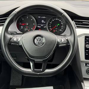 Volkswagen Passat B8 2.0 TDI DSG 150 ks / NAVI ACC