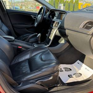 Volvo V40 D2 1.6 D 114 ks *NAVI*KAMERA*KOZA*