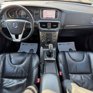 Volvo V40 D2 1.6 D 114 ks *NAVI*KAMERA*KOZA*