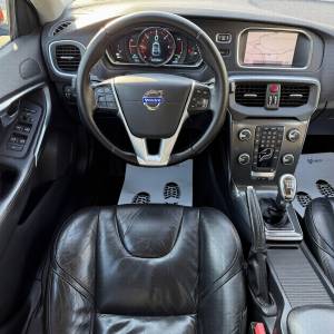 Volvo V40 D2 1.6 D 114 ks *NAVI*KAMERA*KOZA*