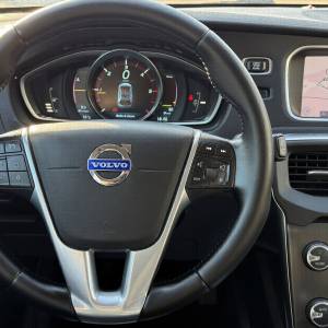 Volvo V40 D2 1.6 D 114 ks *NAVI*KAMERA*KOZA*
