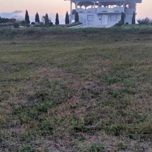 Vrlo povoljna 2 zemljišta za kuću