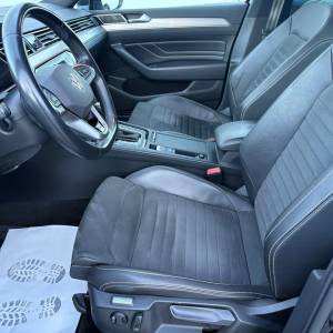 VW Passat Elegance R-Line 2.0 l TDI SCR 4MOTION
