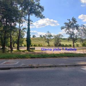 Zemljište sa vikendicom između rijeka Korane i Toplice