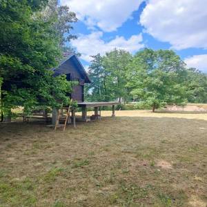 Zemljište sa vikendicom između rijeka Korane i Toplice