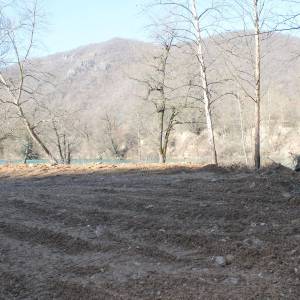 Zemljište Salihovac uz rijeku Unu