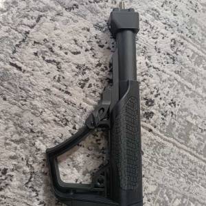 DANIEL DEFENSE KUNDAK NA IZVLAČENJE M4 ZASTAVA AK
