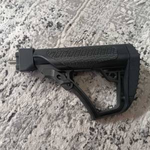 DANIEL DEFENSE KUNDAK NA IZVLAČENJE M4 ZASTAVA AK