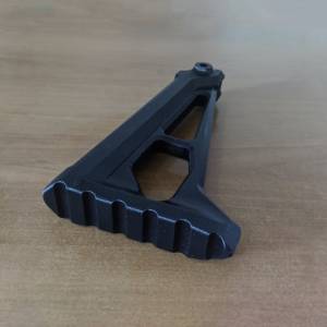 KUNDAK ZA AK-47 i ZASTAVA M70