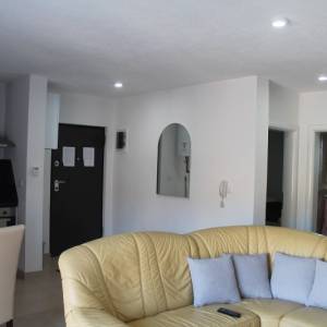 Trosoban useljiv i namješten stan Mala Lisa