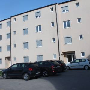 Trosoban useljiv i namješten stan Mala Lisa