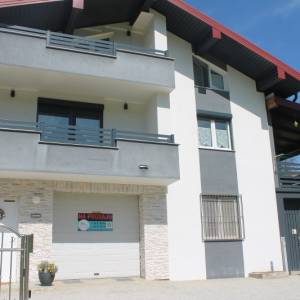 Useljiva i moderno namještena kuća Vrnograč