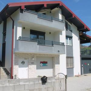 Useljiva i moderno namještena kuća Vrnograč