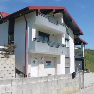 Useljiva i moderno namještena kuća Vrnograč