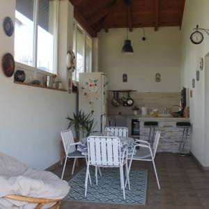 Useljiva i moderno namještena kuća Vrnograč