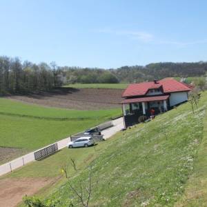 Useljiva i moderno namještena kuća Vrnograč