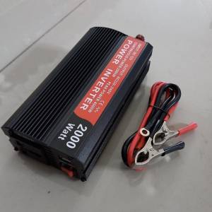 INVERTER PRETVARAC NAPONA STRUJE SA 12 NA 220 2000W AKUMULATOR