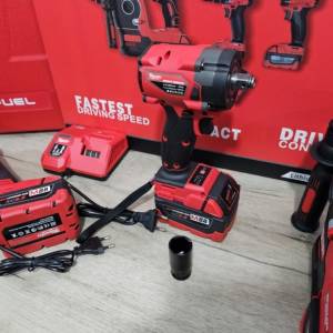 Milwaukee AKU Set 4 u 1 Milvoki Busilica Brusilica Odvijac Hilti