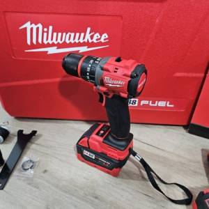 Milwaukee AKU Set 4 u 1 Milvoki Busilica Brusilica Odvijac Hilti