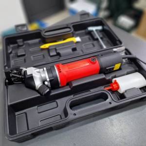 NJEMACKA MASINA ZA SISANJE OVACA MAKAZE OVCE ELEKTRICNA 950W