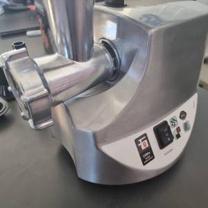 PROFESIONALNA SVICARSKA Masina za mljevenje mesa meso 2500W