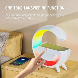 RGB LAMPA BEZICNO PUNJENJE BEZICNI ZVUCNIK POKLON
